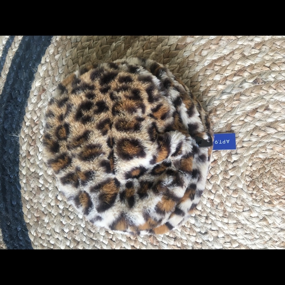 BRAND NEW Apt. 9 hat